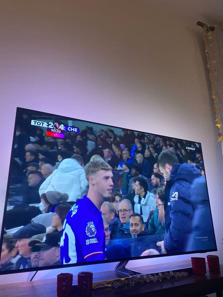 Foto enviada pelo cliente Lucas Menezes assistindo futebol